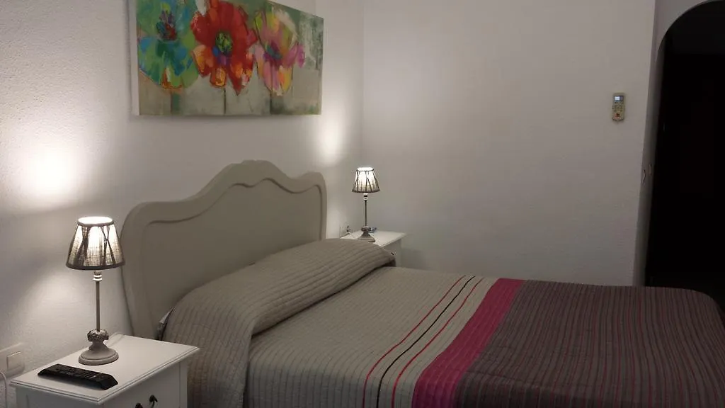 Guest house Hostal Tres Soles Nerja