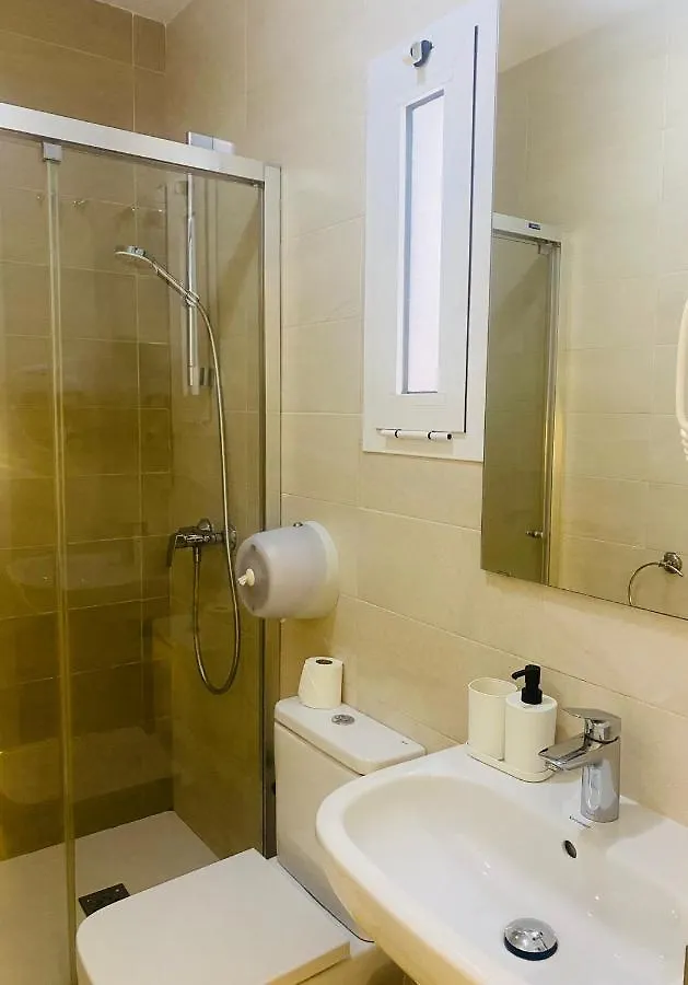 Hostal Tres Soles Nerja 2*,
