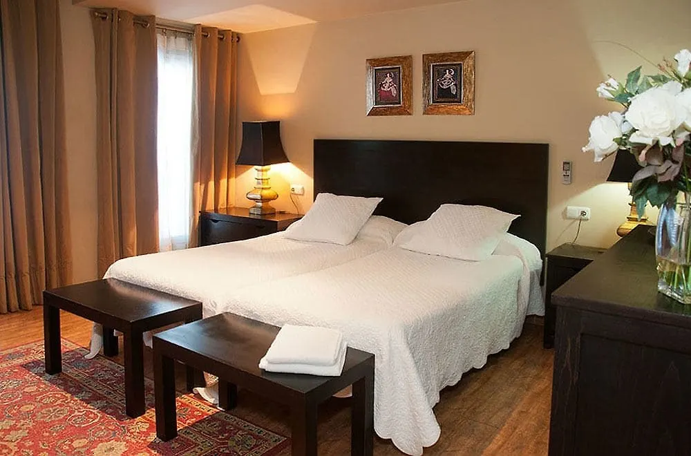 Hostal Tres Soles Nerja Guest house